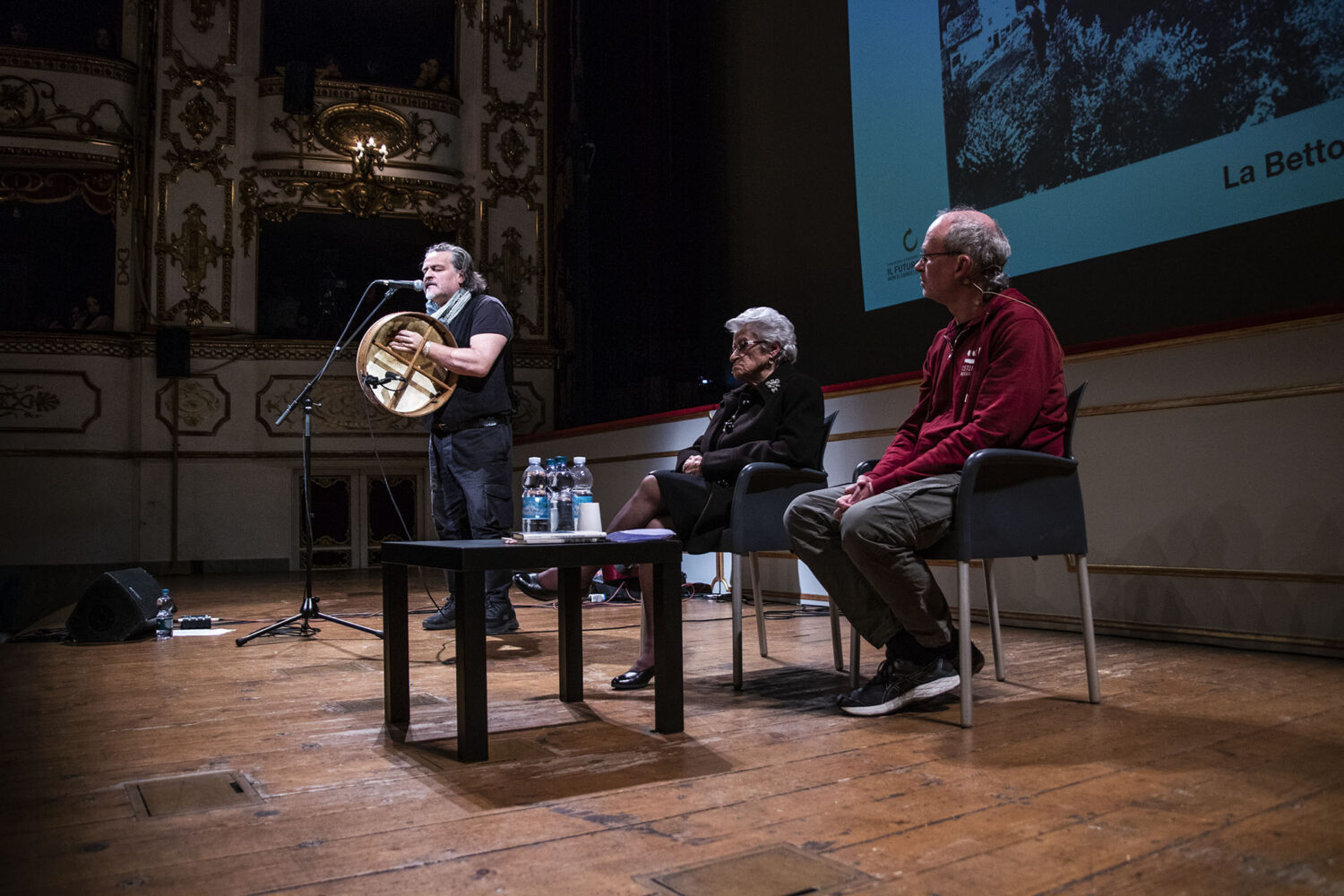 Testimonianza di Liliana Del Monte davanti alle classi del Viaggio della Memoria Istoreco