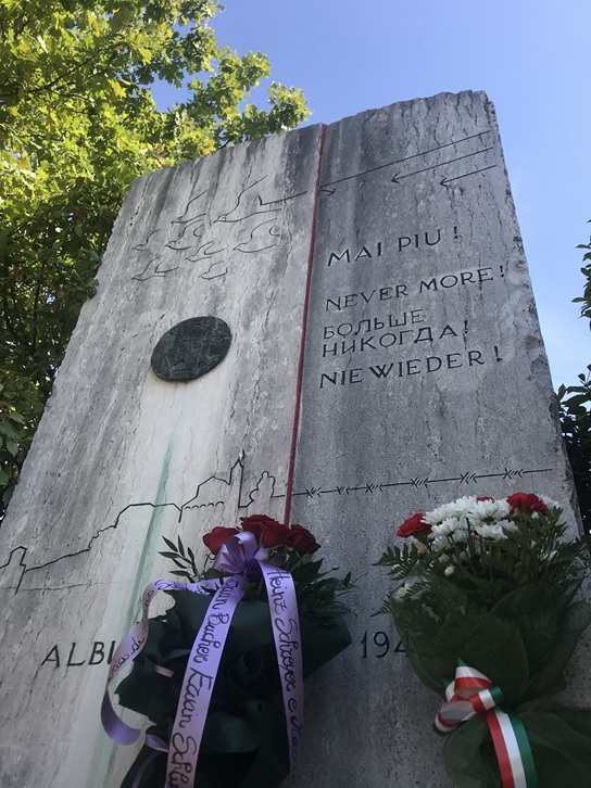 Martedì 26 agosto 2025 la deposizione di rose per ricordare i 5 disertori tedeschi di Albinea