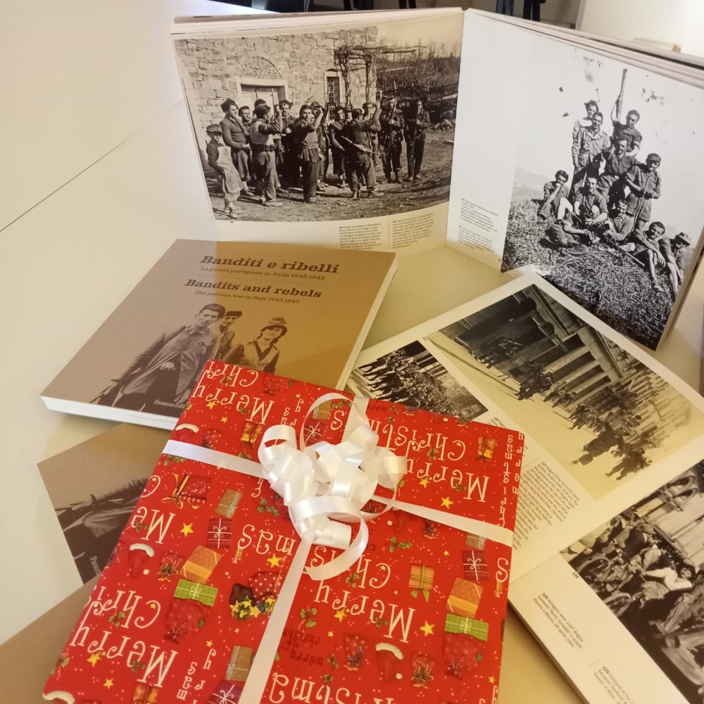 Il regalo di Natale perfetto? Il catalogo della mostra “Banditi e ribelli. La guerra partigiana in Italia 1943-1945”